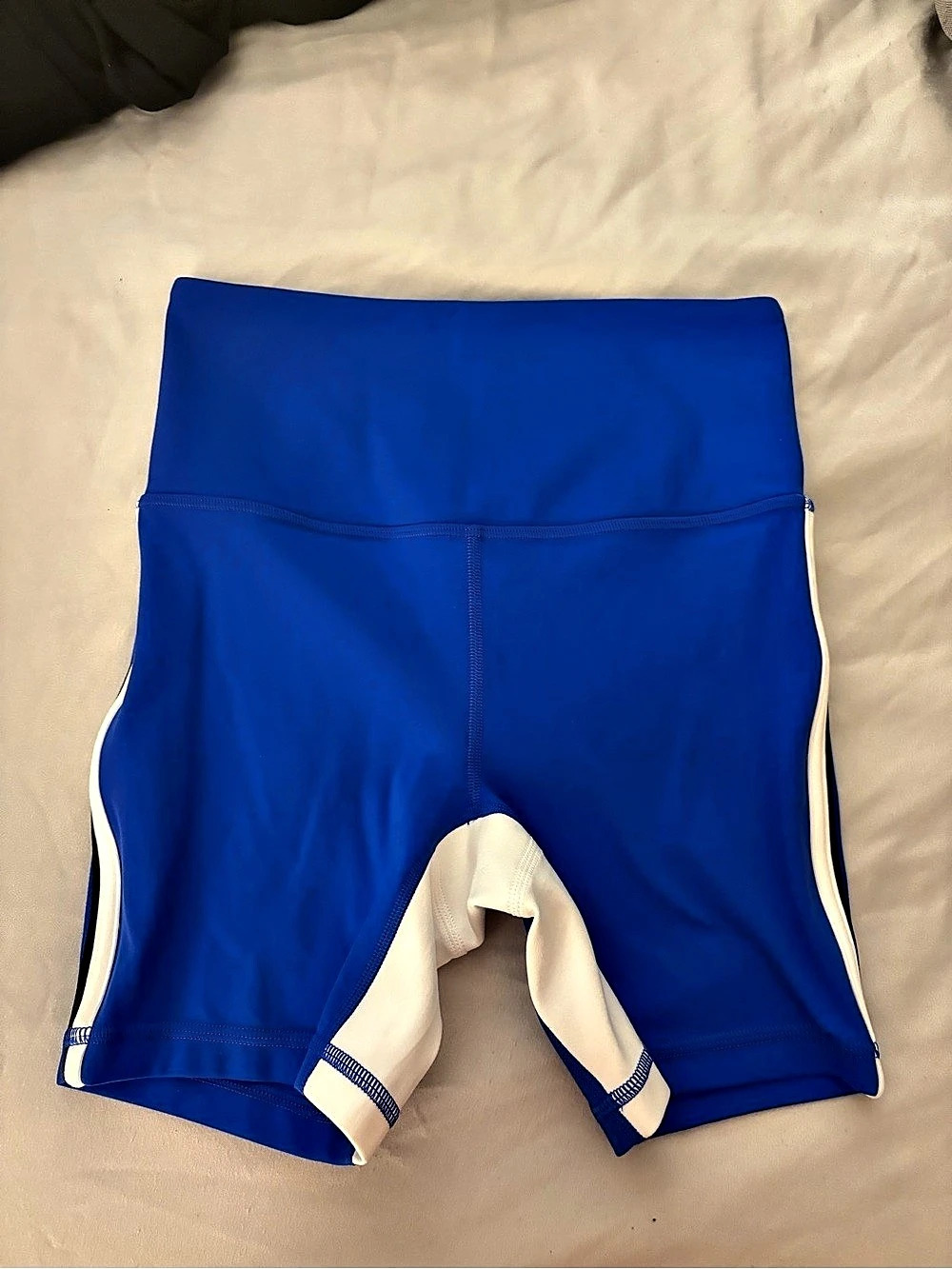 Athleta Elation Tipped Shortie Athletic Shorts in Blue XXS New without tags